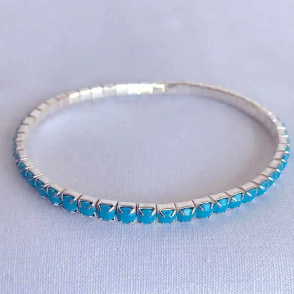 Turquoise color stone and silver tone bracelet - Picture 2 of 2